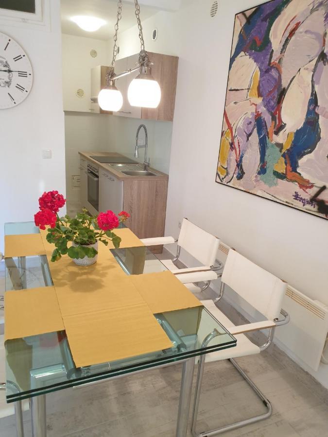 Apartman P-E Pula Eksteriør billede